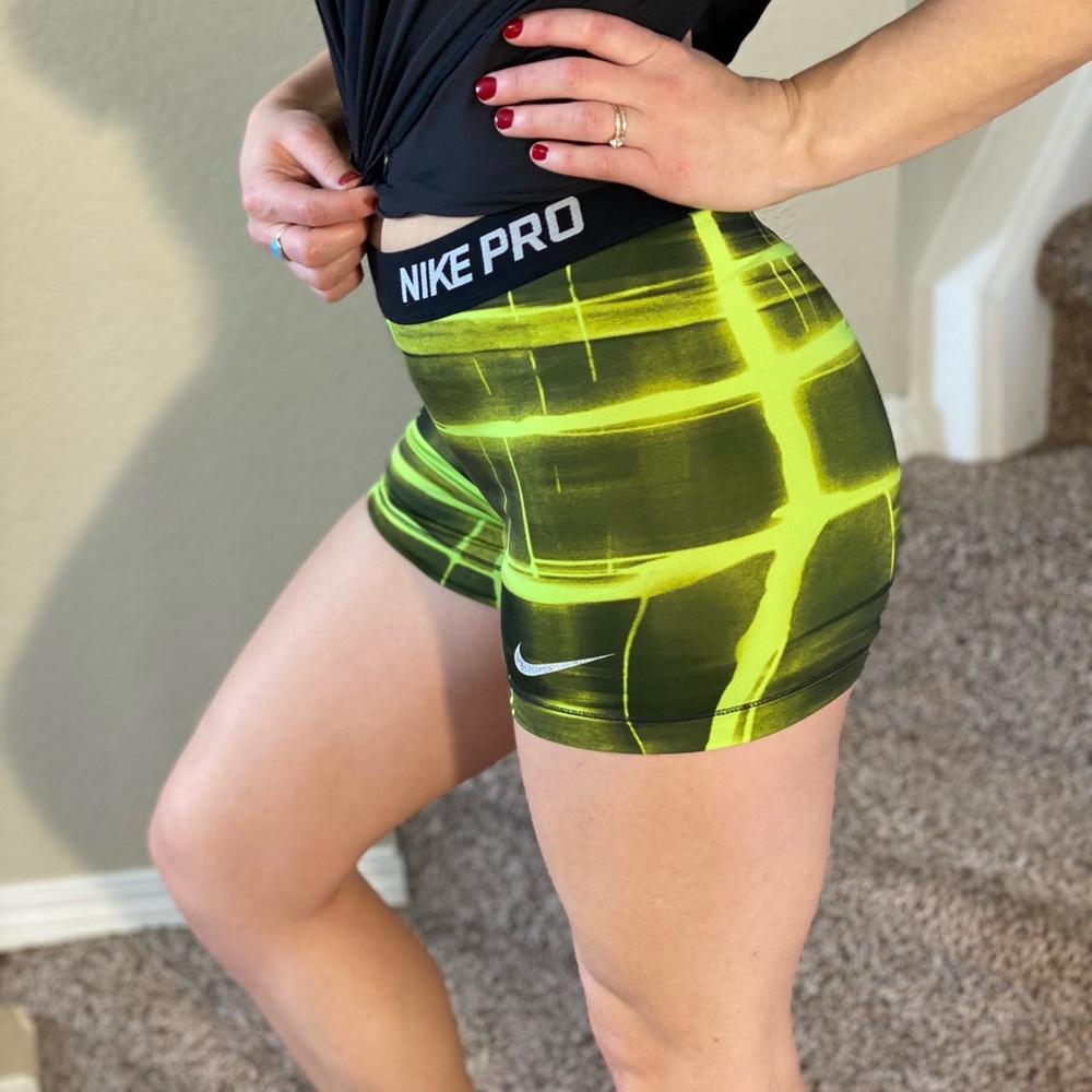 Women’s Nike Shorts Medium